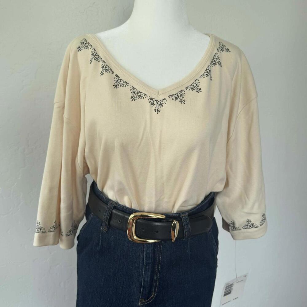 Vintage buttercream v-neck tee with black embroidery